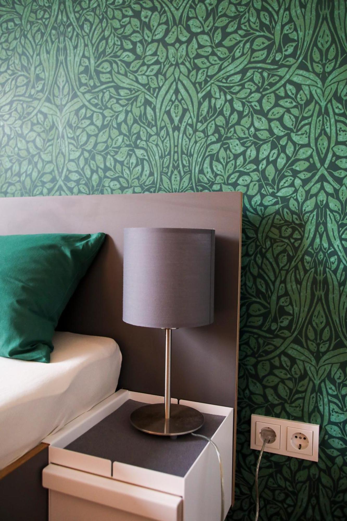 Green46 *